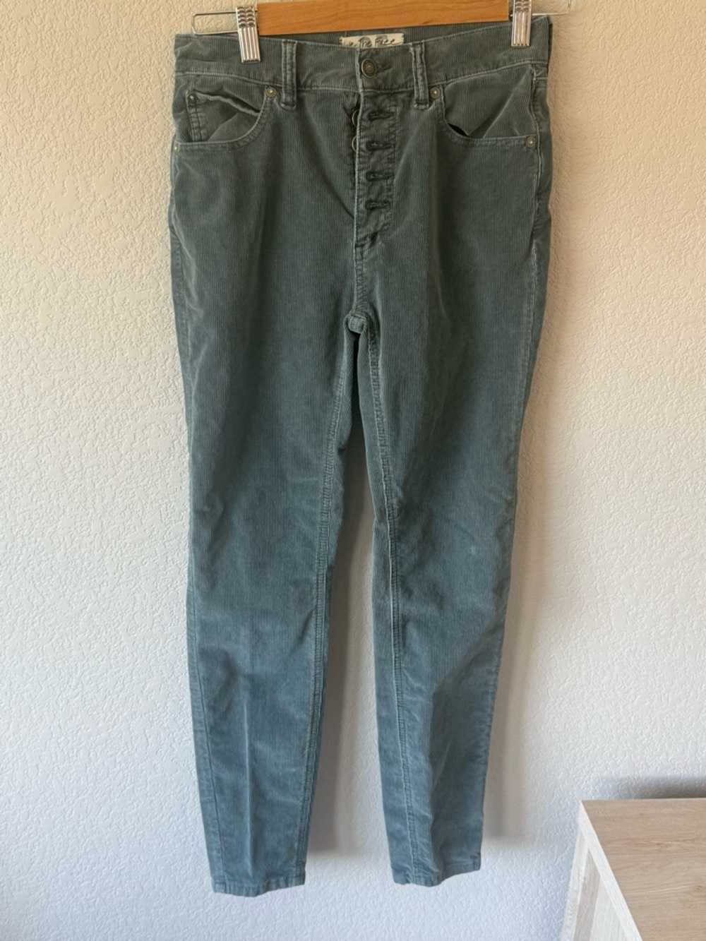 Bundle of two Women Sz 25 Jeans - Free People Corduroy and Chelsea & Violet